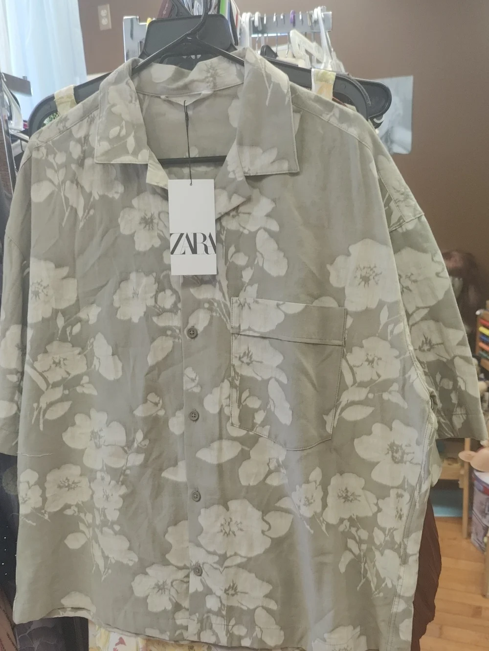 ZARA Olive Green Floral Short-Sleeve Button-Up Shirt - Picture 1 of 6